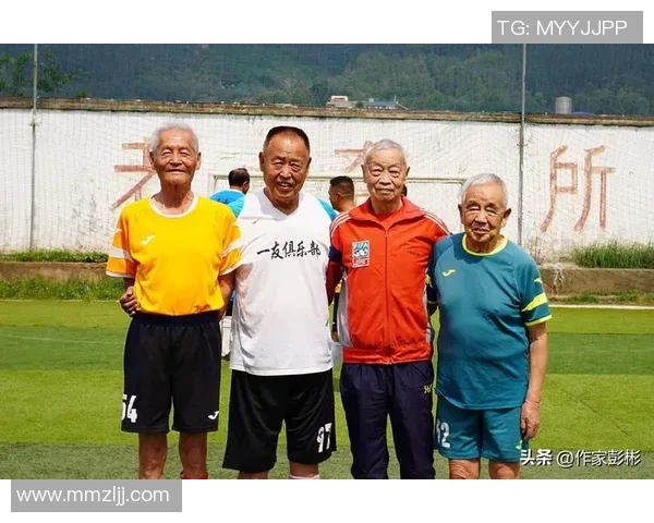 如何通过参加活动和社交平台成功获得足球球星签名的方法与技巧