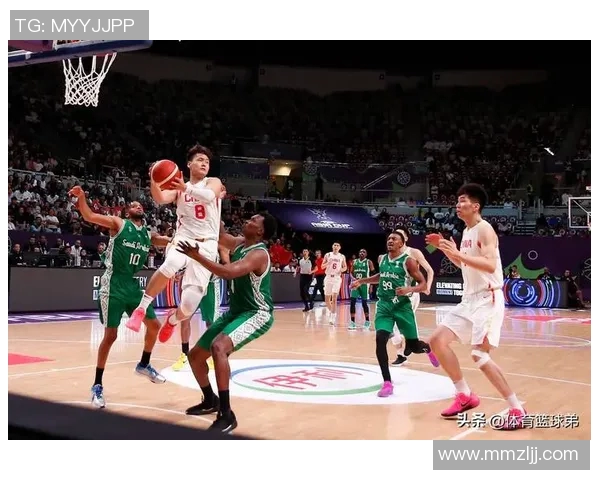 篮球巨星跨界挑战足球赛场展现惊人球技引发球迷热议